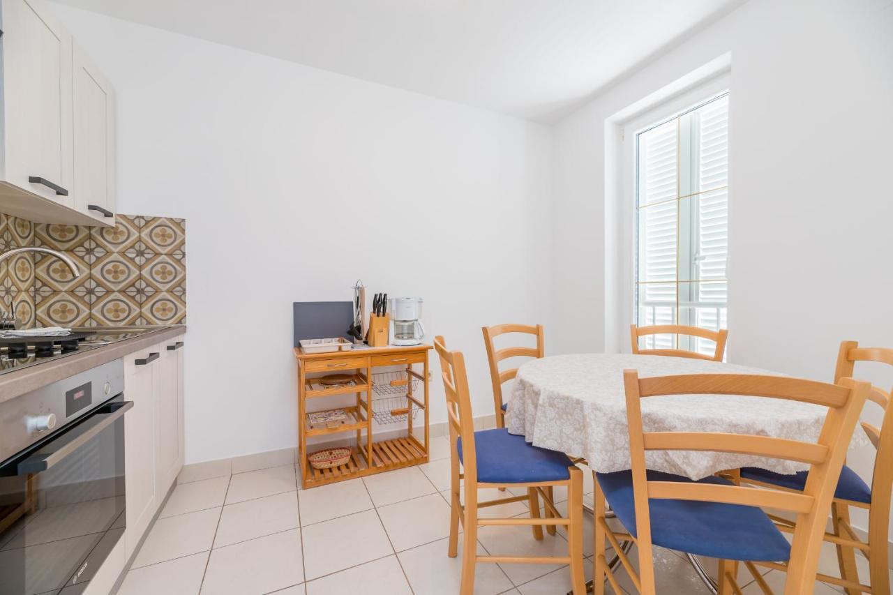 Apartments Melania & Antonia Baska  Exterior photo