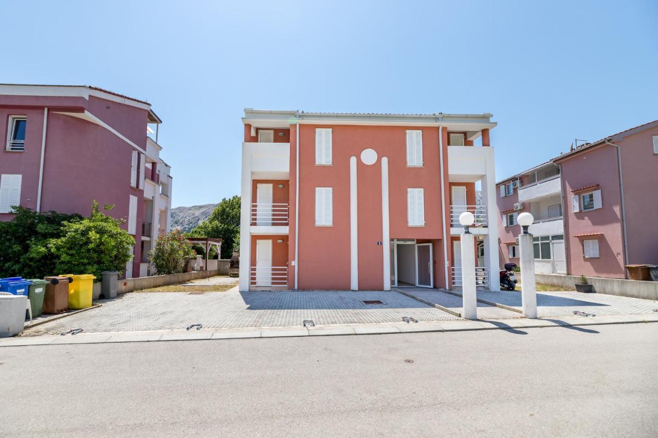 Apartments Melania & Antonia Baska  Exterior photo
