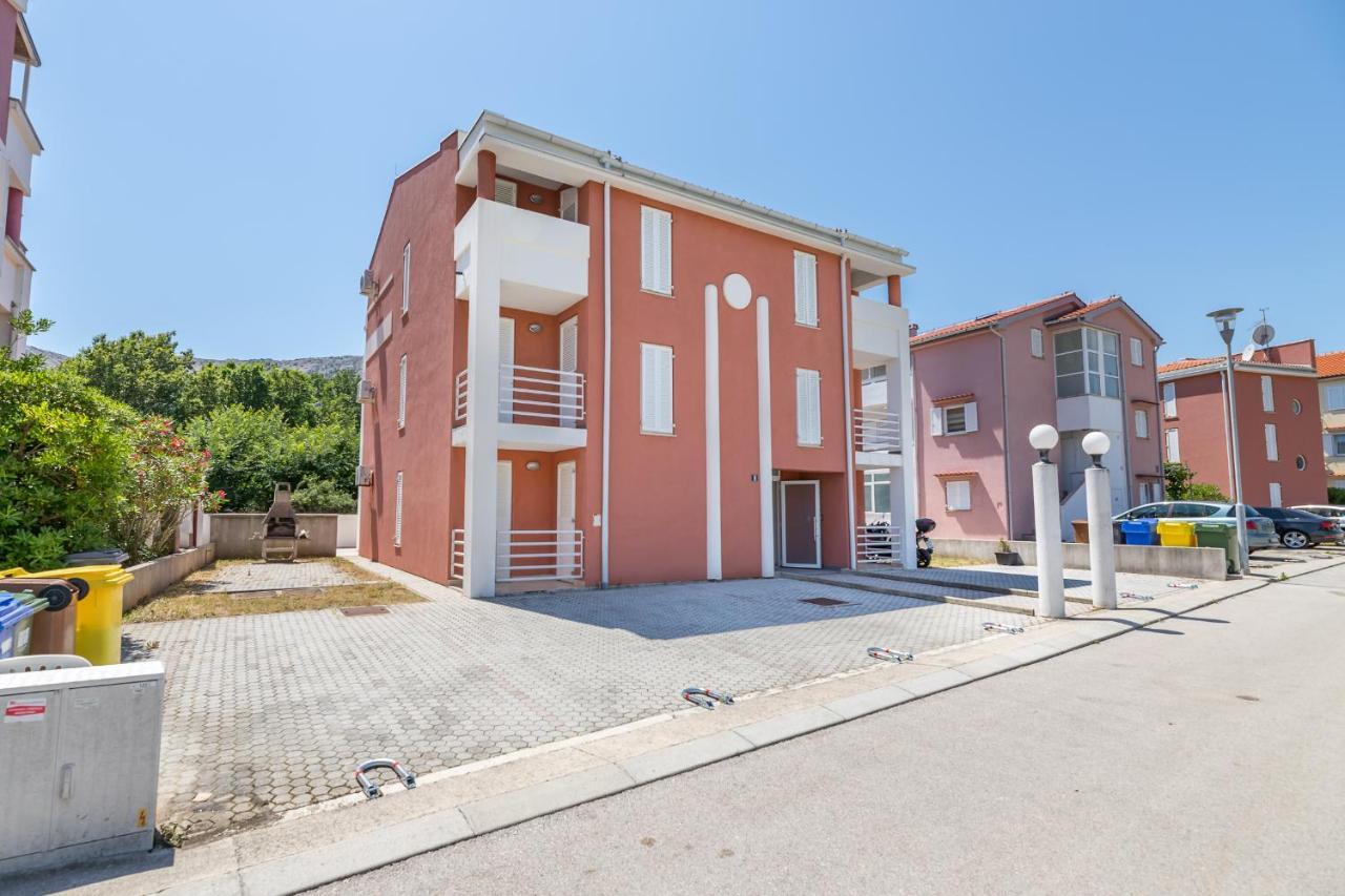 Apartments Melania & Antonia Baska  Exterior photo